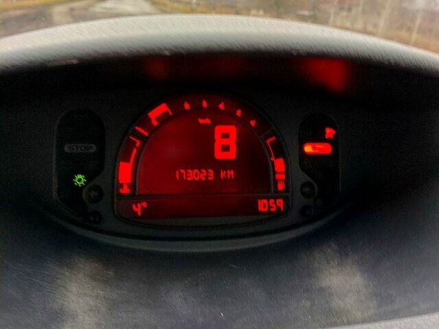 Черный Рено Модус, объемом двигателя 1.5 л и пробегом 173 тыс. км за 4900 $, фото 3 на Automoto.ua