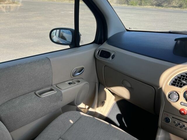 Фіолетовий Рено Модус, об'ємом двигуна 1.6 л та пробігом 112 тис. км за 1500 $, фото 7 на Automoto.ua