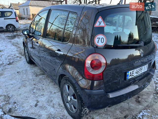 Коричневый Рено Модус, объемом двигателя 1.2 л и пробегом 217 тыс. км за 4500 $, фото 2 на Automoto.ua