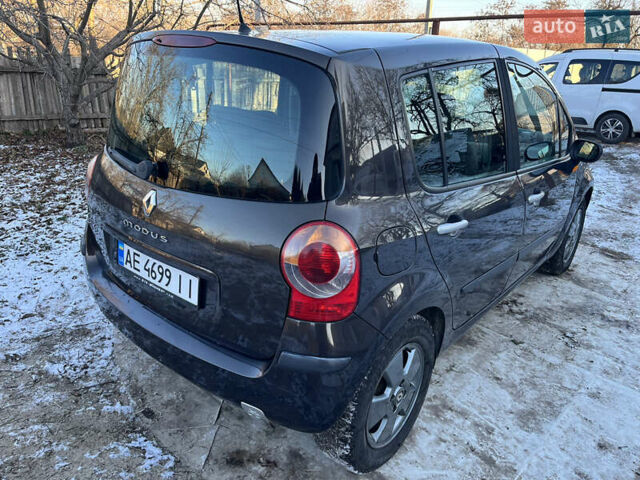 Коричневый Рено Модус, объемом двигателя 1.2 л и пробегом 217 тыс. км за 4500 $, фото 3 на Automoto.ua
