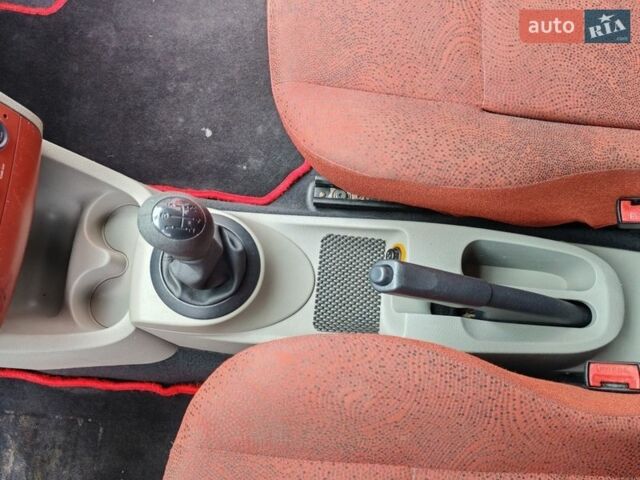 Красный Рено Модус, объемом двигателя 1.2 л и пробегом 189 тыс. км за 3900 $, фото 17 на Automoto.ua