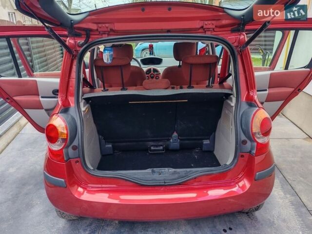 Красный Рено Модус, объемом двигателя 1.2 л и пробегом 189 тыс. км за 3900 $, фото 4 на Automoto.ua