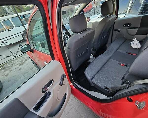 Красный Рено Модус, объемом двигателя 1.6 л и пробегом 150 тыс. км за 5000 $, фото 2 на Automoto.ua