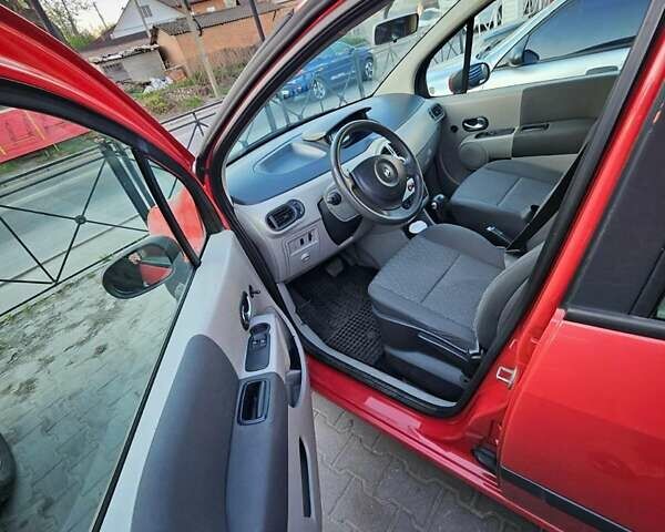 Красный Рено Модус, объемом двигателя 1.6 л и пробегом 150 тыс. км за 5000 $, фото 1 на Automoto.ua