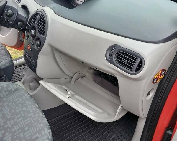 Червоний Рено Модус, об'ємом двигуна 1.15 л та пробігом 120 тис. км за 4750 $, фото 28 на Automoto.ua