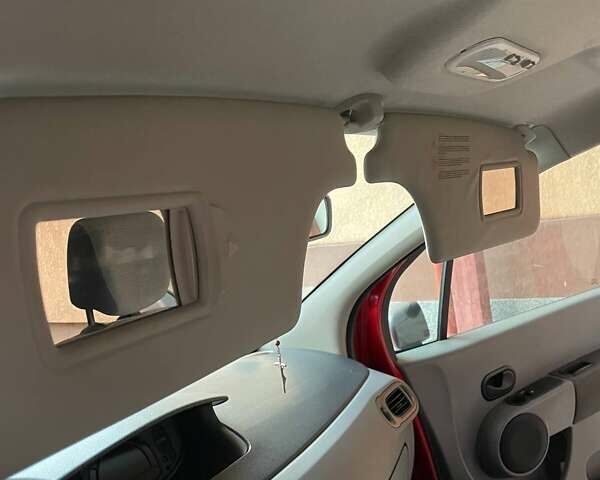 Красный Рено Модус, объемом двигателя 1.2 л и пробегом 148 тыс. км за 5250 $, фото 18 на Automoto.ua