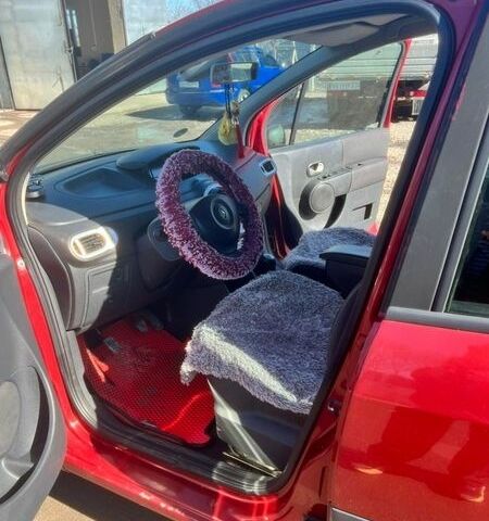 Красный Рено Модус, объемом двигателя 1.6 л и пробегом 309 тыс. км за 3800 $, фото 4 на Automoto.ua