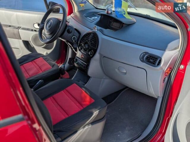 Червоний Рено Модус, об'ємом двигуна 1.1 л та пробігом 191 тис. км за 3999 $, фото 6 на Automoto.ua
