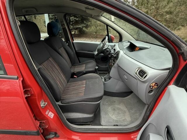 Красный Рено Модус, объемом двигателя 1.5 л и пробегом 200 тыс. км за 4200 $, фото 8 на Automoto.ua