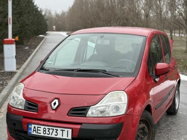 Красный Рено Модус, объемом двигателя 1.5 л и пробегом 200 тыс. км за 4200 $, фото 1 на Automoto.ua