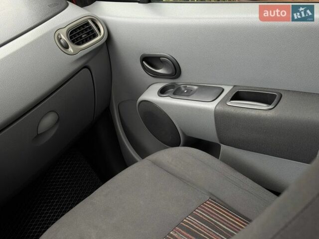 Червоний Рено Модус, об'ємом двигуна 1.46 л та пробігом 221 тис. км за 4500 $, фото 27 на Automoto.ua