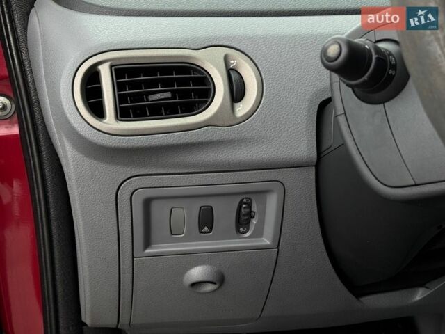 Червоний Рено Модус, об'ємом двигуна 1.46 л та пробігом 221 тис. км за 4500 $, фото 13 на Automoto.ua