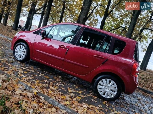 Рено Модус 2009 в Полтаве на Automoto.ua Красный Рено Модус, объемом двигателя 1.6 л и пробегом 144 тыс. км за 7300 $, фото 2 на Automoto.ua