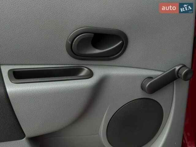 Червоний Рено Модус, об'ємом двигуна 1.46 л та пробігом 221 тис. км за 4500 $, фото 22 на Automoto.ua