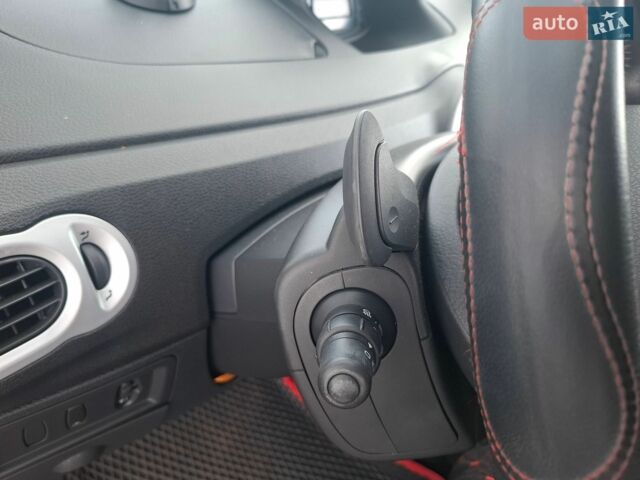 Червоний Рено Модус, об'ємом двигуна 1.2 л та пробігом 123 тис. км за 4999 $, фото 23 на Automoto.ua
