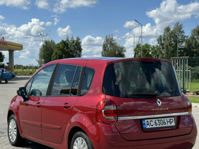 Красный Рено Модус, объемом двигателя 1.6 л и пробегом 161 тыс. км за 6600 $, фото 4 на Automoto.ua
