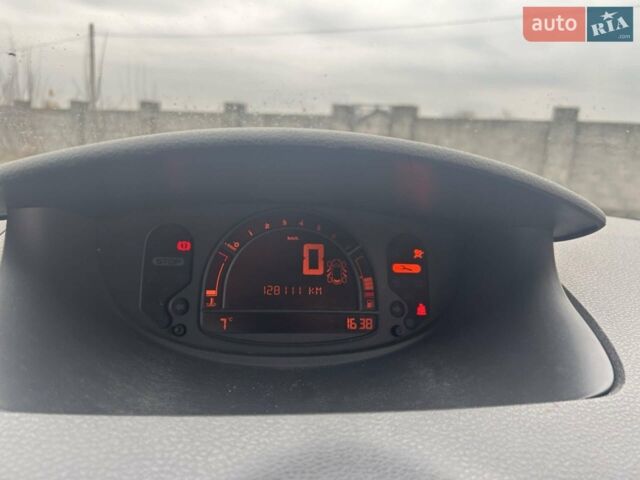 Червоний Рено Модус, об'ємом двигуна 1.15 л та пробігом 128 тис. км за 3900 $, фото 11 на Automoto.ua