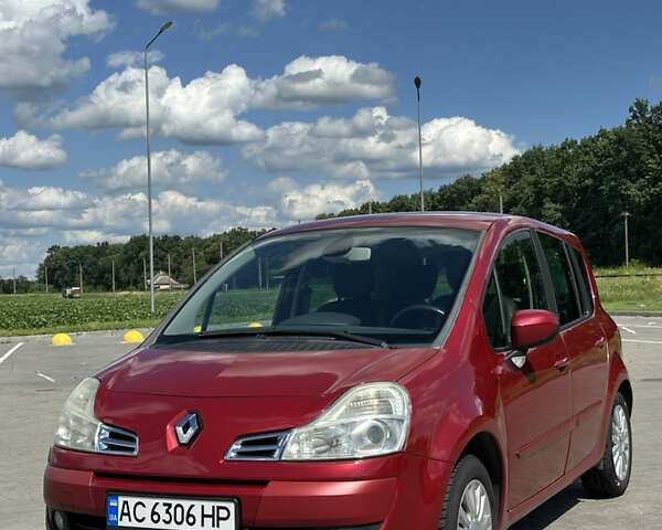 Красный Рено Модус, объемом двигателя 1.6 л и пробегом 161 тыс. км за 6800 $, фото 2 на Automoto.ua