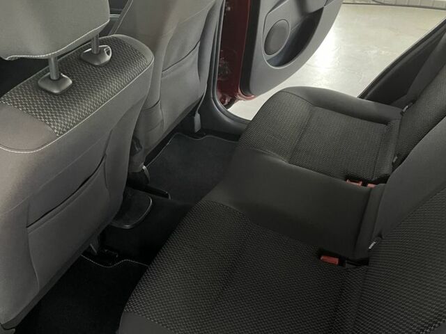 Красный Рено Модус, объемом двигателя 1.5 л и пробегом 138 тыс. км за 5200 $, фото 18 на Automoto.ua