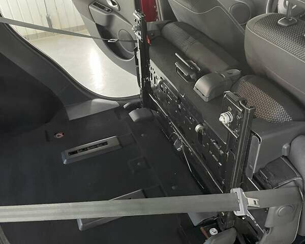 Червоний Рено Модус, об'ємом двигуна 1.46 л та пробігом 138 тис. км за 5500 $, фото 17 на Automoto.ua