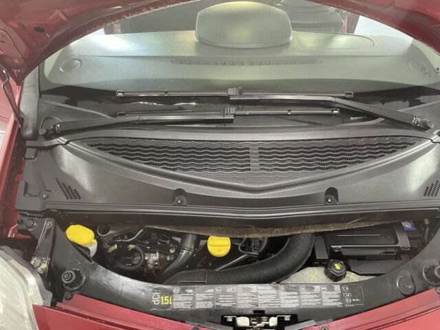 Красный Рено Модус, объемом двигателя 1.5 л и пробегом 138 тыс. км за 5200 $, фото 9 на Automoto.ua