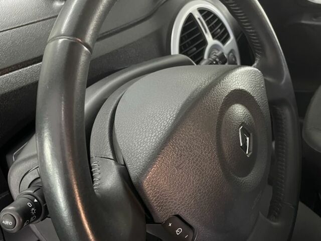 Красный Рено Модус, объемом двигателя 1.5 л и пробегом 138 тыс. км за 5200 $, фото 19 на Automoto.ua