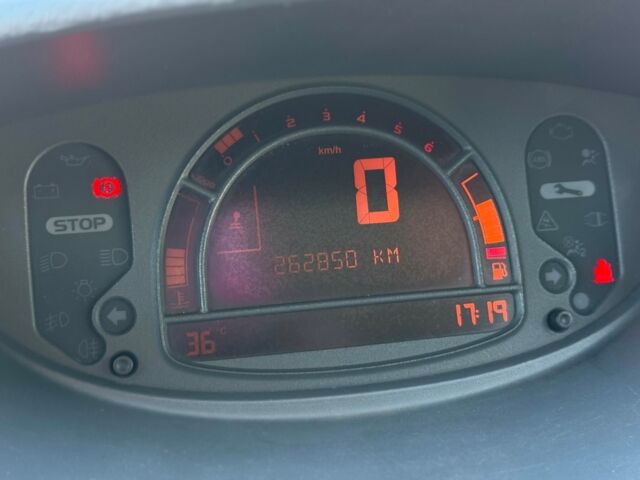 Червоний Рено Модус, об'ємом двигуна 1.5 л та пробігом 262 тис. км за 4700 $, фото 13 на Automoto.ua