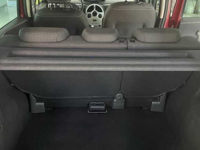 Красный Рено Модус, объемом двигателя 1.5 л и пробегом 138 тыс. км за 5200 $, фото 16 на Automoto.ua