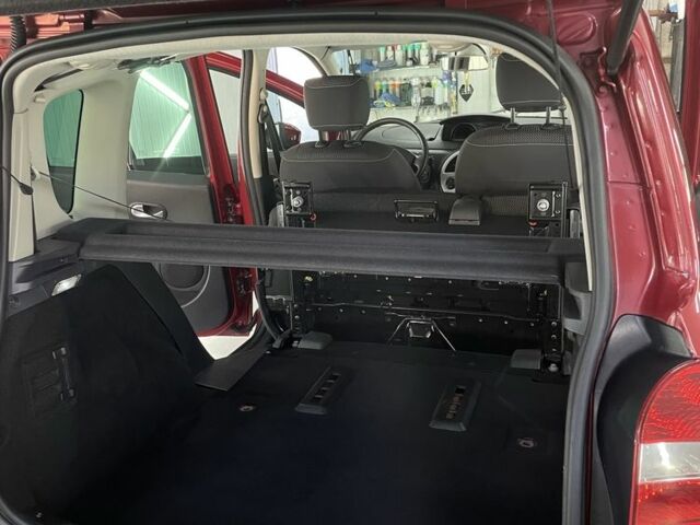 Красный Рено Модус, объемом двигателя 1.5 л и пробегом 138 тыс. км за 5200 $, фото 17 на Automoto.ua