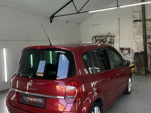 Красный Рено Модус, объемом двигателя 1.5 л и пробегом 138 тыс. км за 5200 $, фото 1 на Automoto.ua