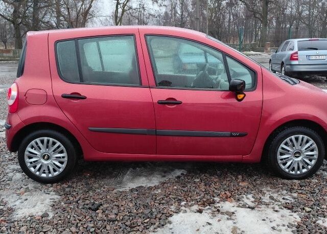 Красный Рено Модус, объемом двигателя 1.1 л и пробегом 219 тыс. км за 3555 $, фото 6 на Automoto.ua