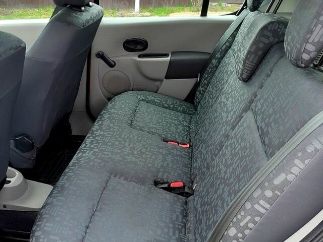 Красный Рено Модус, объемом двигателя 1.1 л и пробегом 118 тыс. км за 4549 $, фото 4 на Automoto.ua