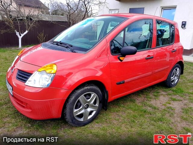 Красный Рено Модус, объемом двигателя 1.1 л и пробегом 118 тыс. км за 4549 $, фото 2 на Automoto.ua