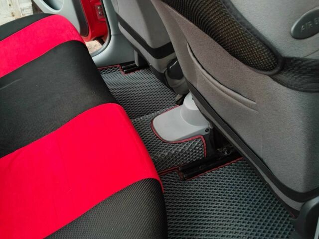 Червоний Рено Модус, об'ємом двигуна 1.1 л та пробігом 165 тис. км за 4200 $, фото 15 на Automoto.ua