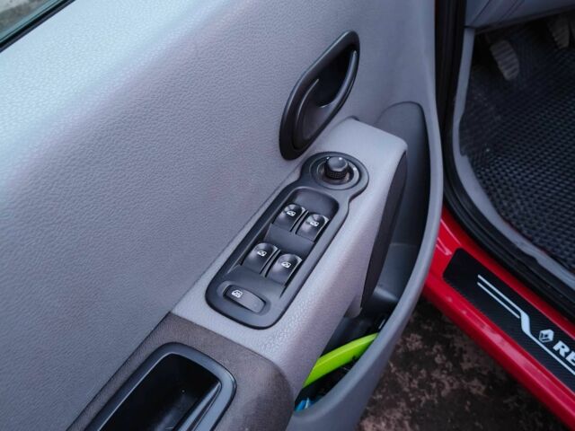 Червоний Рено Модус, об'ємом двигуна 1.1 л та пробігом 165 тис. км за 4200 $, фото 11 на Automoto.ua