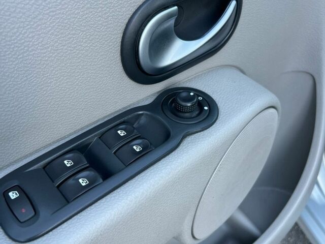 Рено Модус, об'ємом двигуна 1.6 л та пробігом 232 тис. км за 4800 $, фото 14 на Automoto.ua