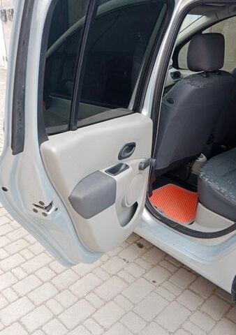 Рено Модус, объемом двигателя 1.2 л и пробегом 65 тыс. км за 3800 $, фото 5 на Automoto.ua