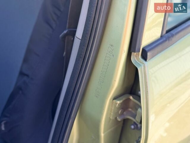 Желтый Рено Модус, объемом двигателя 1.1 л и пробегом 216 тыс. км за 4900 $, фото 18 на Automoto.ua