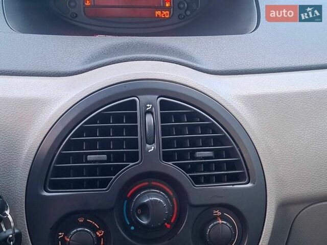 Желтый Рено Модус, объемом двигателя 1.15 л и пробегом 217 тыс. км за 4700 $, фото 6 на Automoto.ua