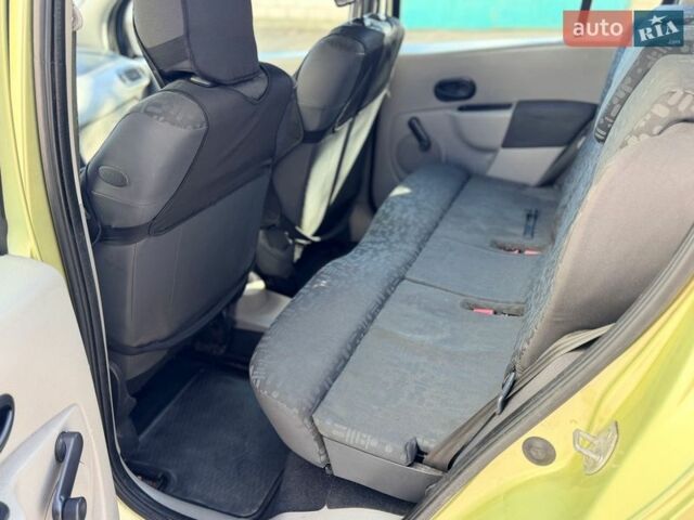 Жовтий Рено Модус, об'ємом двигуна 1.15 л та пробігом 216 тис. км за 3999 $, фото 8 на Automoto.ua