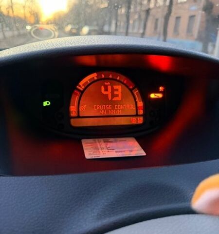 Желтый Рено Модус, объемом двигателя 1.15 л и пробегом 216 тыс. км за 4200 $, фото 1 на Automoto.ua