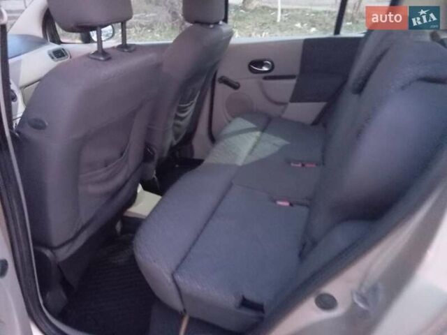 Желтый Рено Модус, объемом двигателя 1.46 л и пробегом 283 тыс. км за 4200 $, фото 7 на Automoto.ua
