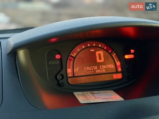 Желтый Рено Модус, объемом двигателя 1.15 л и пробегом 216 тыс. км за 4200 $, фото 2 на Automoto.ua