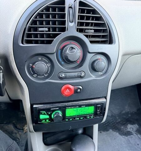 Желтый Рено Модус, объемом двигателя 1.1 л и пробегом 216 тыс. км за 4500 $, фото 20 на Automoto.ua