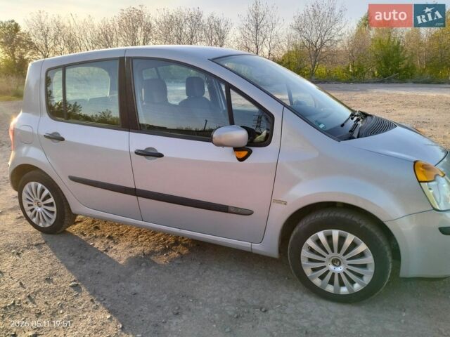 Серый Рено Модус, объемом двигателя 1.2 л и пробегом 200 тыс. км за 3800 $, фото 2 на Automoto.ua