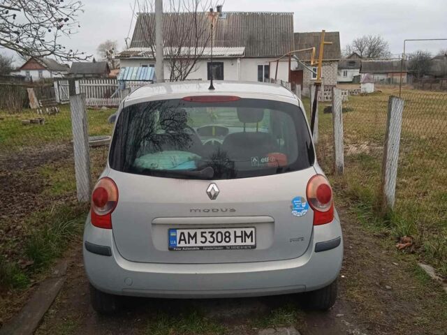 Серый Рено Модус, объемом двигателя 1.1 л и пробегом 204 тыс. км за 3300 $, фото 4 на Automoto.ua