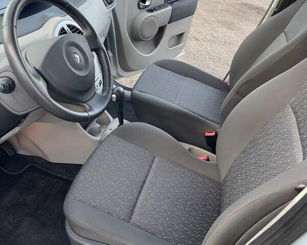 Сірий Рено Модус, об'ємом двигуна 1.6 л та пробігом 21 тис. км за 6200 $, фото 26 на Automoto.ua