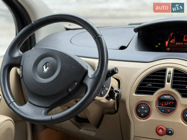 Серый Рено Модус, объемом двигателя 1.6 л и пробегом 170 тыс. км за 4650 $, фото 6 на Automoto.ua