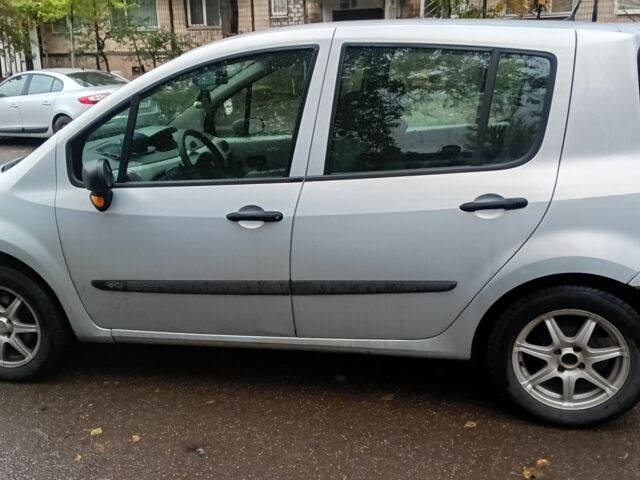 Серый Рено Модус, объемом двигателя 0 л и пробегом 190 тыс. км за 1608 $, фото 2 на Automoto.ua