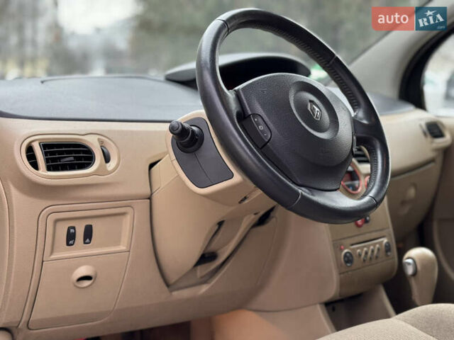 Серый Рено Модус, объемом двигателя 1.6 л и пробегом 170 тыс. км за 4650 $, фото 15 на Automoto.ua